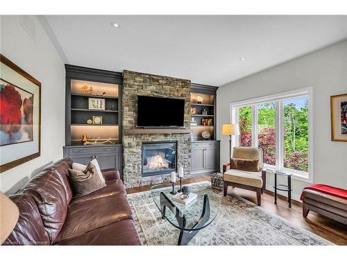 100 Magnolia Drive Drive, Port Dover, ON - Indoor Photo Showing Living Room With Fireplace