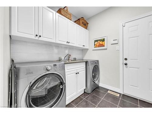 100 Magnolia Drive Drive, Port Dover, ON - Indoor Photo Showing Laundry Room