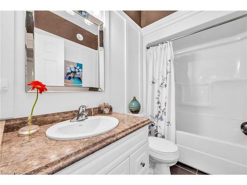 100 Magnolia Drive Drive, Port Dover, ON - Indoor Photo Showing Bathroom