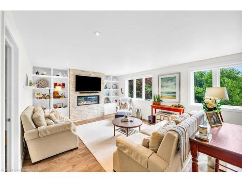 100 Magnolia Drive Drive, Port Dover, ON - Indoor Photo Showing Living Room With Fireplace