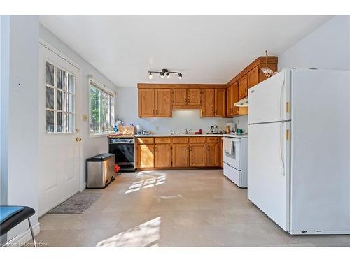 144 Richardson Drive, Port Dover, ON - Indoor Photo Showing Kitchen