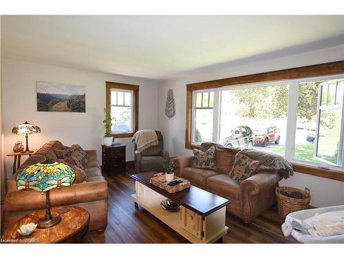 22 Charlton Crescent, Simcoe, ON - Indoor Photo Showing Living Room