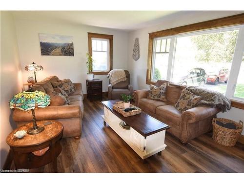 22 Charlton Crescent, Simcoe, ON - Indoor Photo Showing Living Room