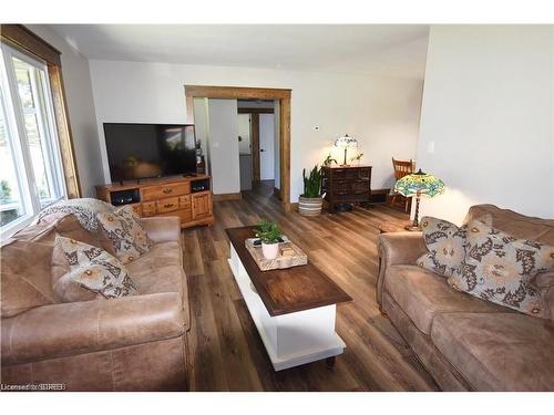 22 Charlton Crescent, Simcoe, ON - Indoor Photo Showing Living Room