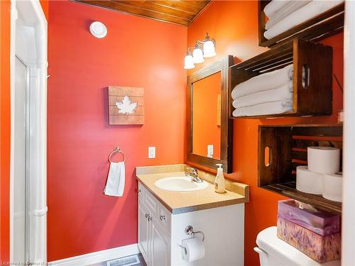 341 Cedar Drive, Turkey Point, ON - Indoor Photo Showing Bathroom