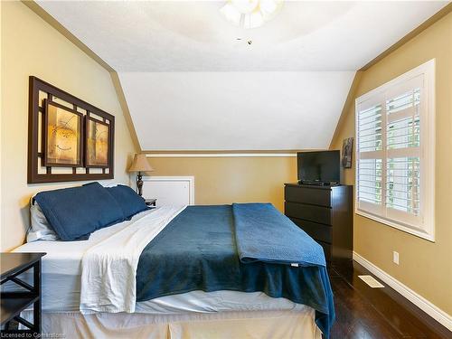 341 Cedar Drive, Turkey Point, ON - Indoor Photo Showing Bedroom