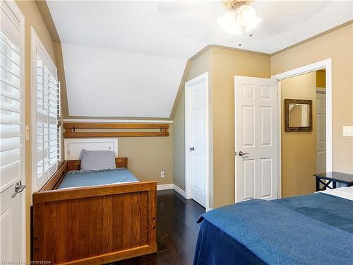 341 Cedar Drive, Turkey Point, ON - Indoor Photo Showing Bedroom