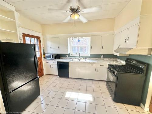 228 St George St Street, Port Dover, ON - Indoor Photo Showing Kitchen