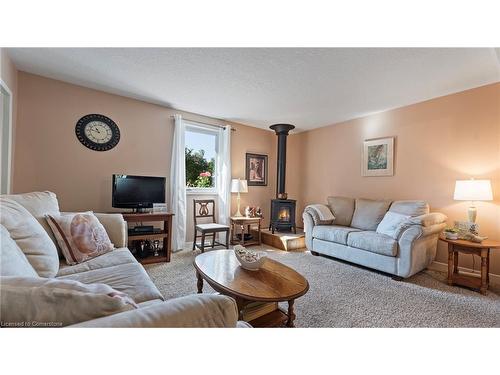 40 John Street, Port Dover, ON - Indoor Photo Showing Living Room