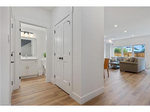 115 Amber Street, Waterford, ON - Indoor Photo Showing Bathroom