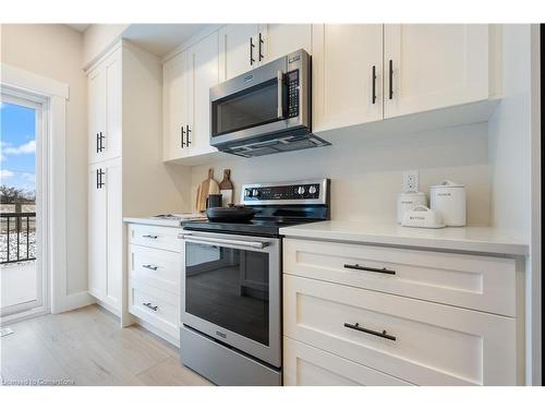 99 Amber Street, Waterford, ON - Indoor Photo Showing Kitchen