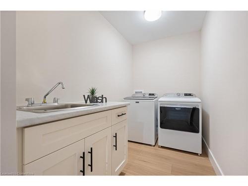 99 Amber Street, Waterford, ON - Indoor Photo Showing Laundry Room