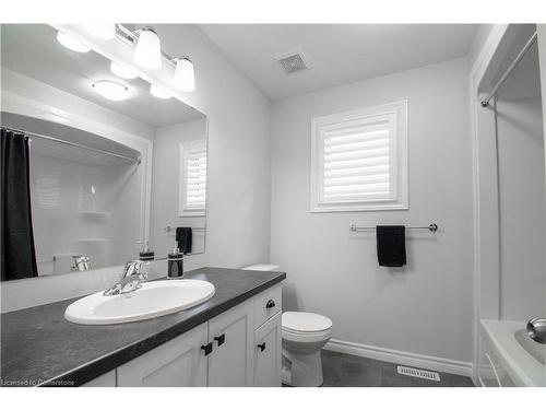 144 Glendale Drive, Tillsonburg, ON - Indoor Photo Showing Bathroom