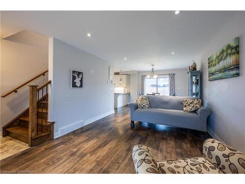 18 Mary Jane Lane, Jarvis, ON - Indoor Photo Showing Living Room