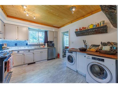 356 Norfolk Street S, Simcoe, ON - Indoor Photo Showing Laundry Room