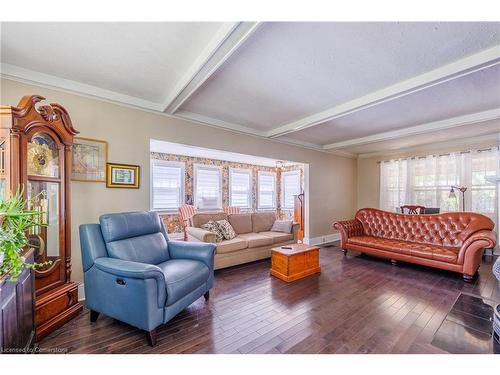 356 Norfolk Street S, Simcoe, ON - Indoor Photo Showing Living Room