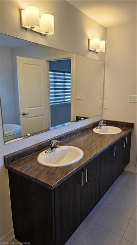 23 Tulip Crescent, Simcoe, ON - Indoor Photo Showing Bathroom