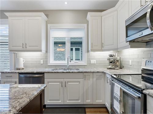 4-418 Nelson Street W, Port Dover, ON - Indoor Photo Showing Kitchen With Upgraded Kitchen