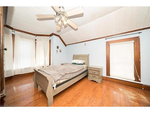 92 Main St N, Waterford, ON - Indoor Photo Showing Bedroom