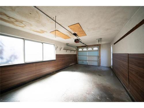 17 Martin Avenue, Simcoe, ON - Indoor Photo Showing Garage