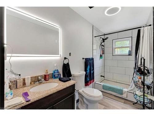 319 Erie Boulevard, Long Point, ON - Indoor Photo Showing Bathroom