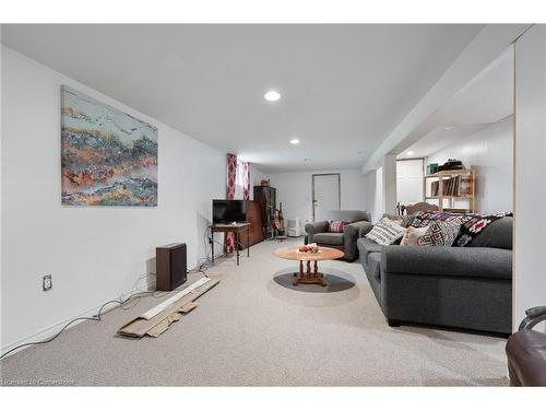 367 Angling Road, Waterford, ON - Indoor Photo Showing Living Room