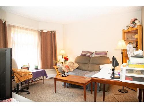 19 First Avenue, Port Dover, ON - Indoor Photo Showing Living Room