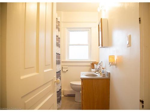 19 First Avenue, Port Dover, ON - Indoor Photo Showing Bathroom