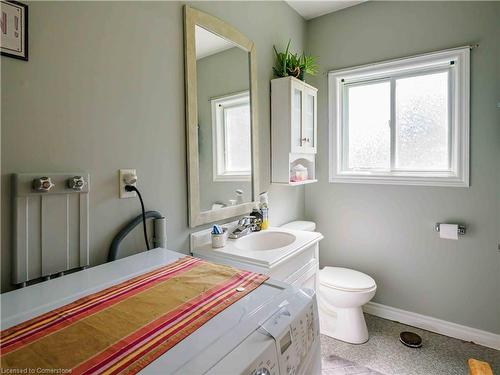 2078 Main Street N, Jarvis, ON - Indoor Photo Showing Bathroom