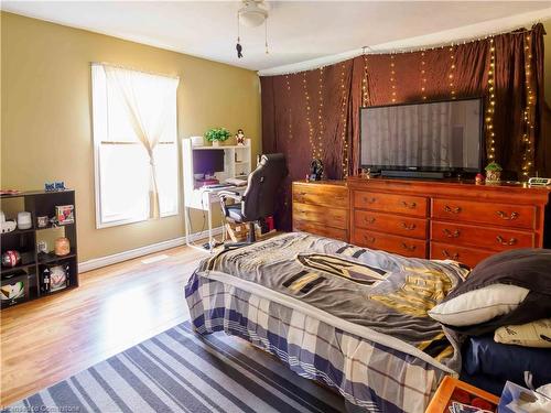 2078 Main Street N, Jarvis, ON - Indoor Photo Showing Bedroom