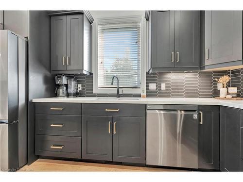 207 Gibbons Street, Waterford, ON - Indoor Photo Showing Kitchen With Stainless Steel Kitchen With Upgraded Kitchen