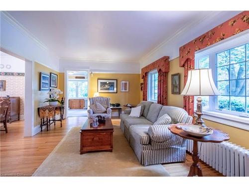 312 Nelson Street W, Port Dover, ON - Indoor Photo Showing Living Room