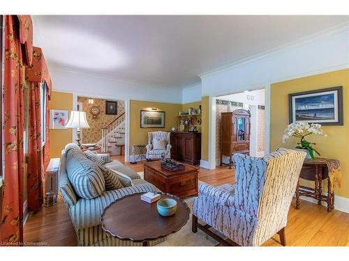 312 Nelson Street W, Port Dover, ON - Indoor Photo Showing Living Room