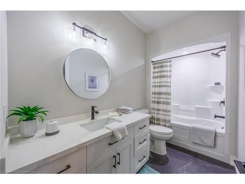 10 Hare Street, Waterford, ON - Indoor Photo Showing Bathroom