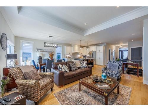 10 Hare Street, Waterford, ON - Indoor Photo Showing Living Room