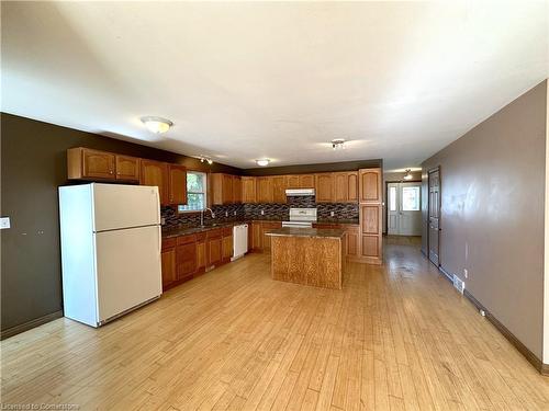 245 Queen Street, Simcoe, ON - Indoor Photo Showing Kitchen