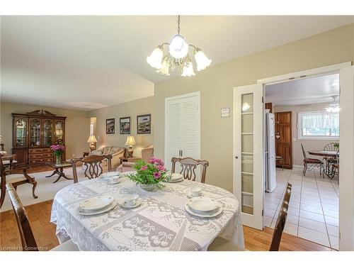 126 Mccall Crescent, Simcoe, ON - Indoor Photo Showing Living Room