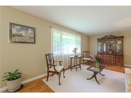 126 Mccall Crescent, Simcoe, ON - Indoor Photo Showing Living Room