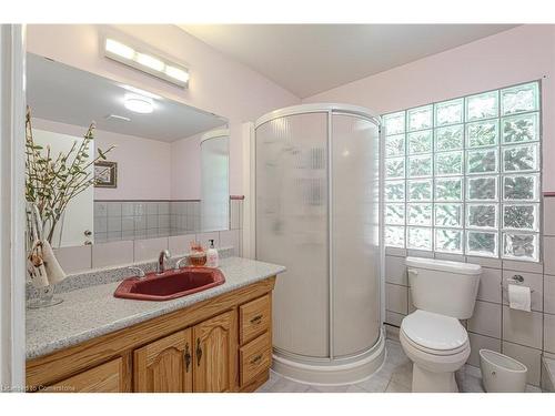 126 Mccall Crescent, Simcoe, ON - Indoor Photo Showing Bathroom