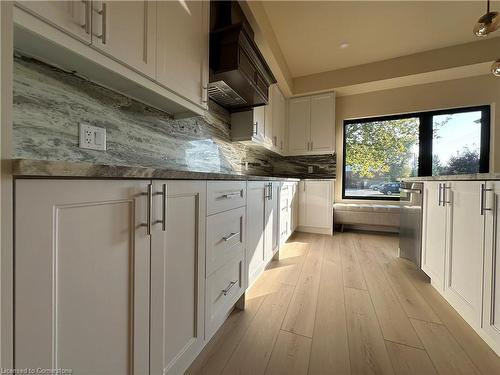 68 Hamilton Plank Rd, Port Dover, ON - Indoor Photo Showing Kitchen