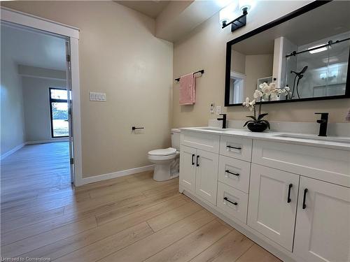 68 Hamilton Plank Rd, Port Dover, ON - Indoor Photo Showing Bathroom