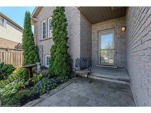 16 Gaal Court, Brantford, ON - Outdoor