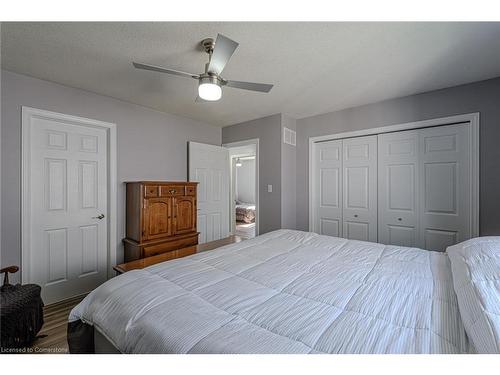 16 Gaal Court, Brantford, ON - Indoor Photo Showing Bedroom