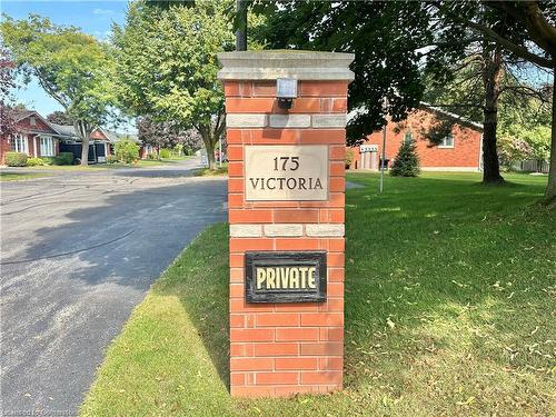 34-175 Victoria Court, Simcoe, ON - Outdoor