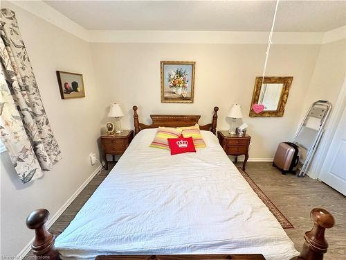 34-175 Victoria Court, Simcoe, ON - Indoor Photo Showing Bedroom