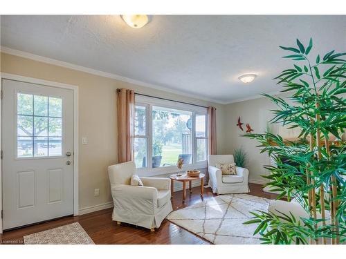 21 Lakeview Avenue, Port Dover, ON - Indoor Photo Showing Living Room