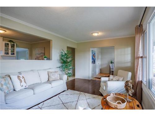 21 Lakeview Avenue, Port Dover, ON - Indoor Photo Showing Living Room