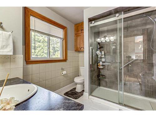 301 South Drive, Simcoe, ON - Indoor Photo Showing Bathroom