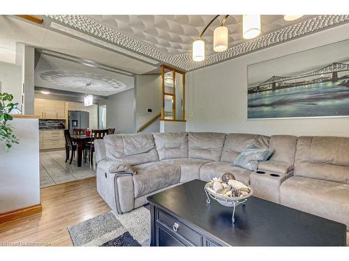 301 South Drive, Simcoe, ON - Indoor Photo Showing Living Room