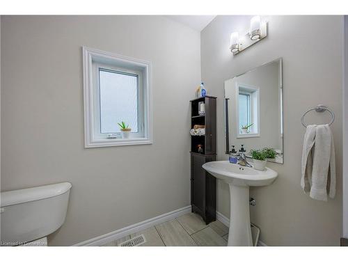 209 Woodway Trail, Simcoe, ON - Indoor Photo Showing Bathroom